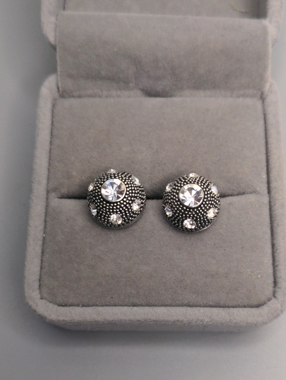 Lia Sophia Wilshire Silver Tone Stud Earrings Clear Stone Classic Vintage Style